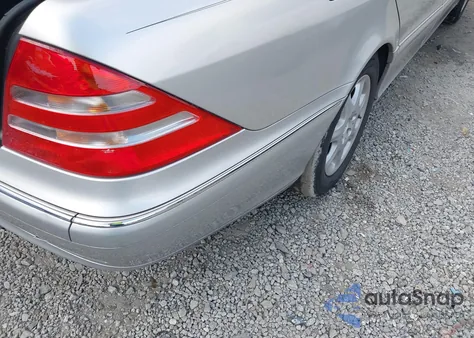 2000 Mercedes-Benz S 500 z USA, uszkodzony, nr VIN WDBNG75JXYA063137